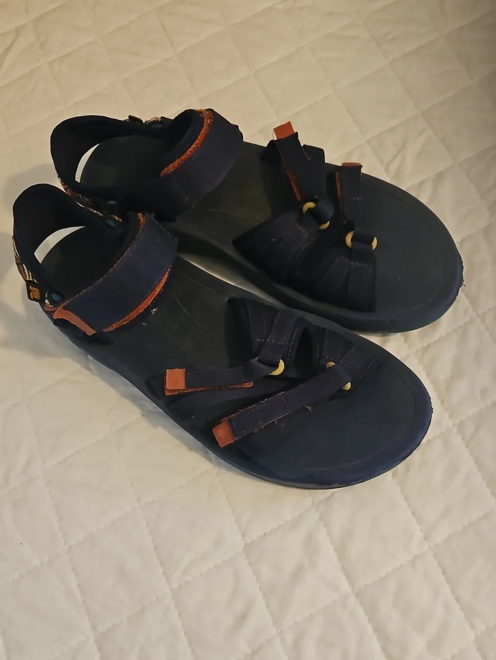Teva Mens 6 Navy Sandals